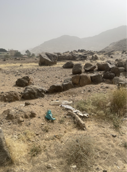مظاهر الإهمال داخل الموقع