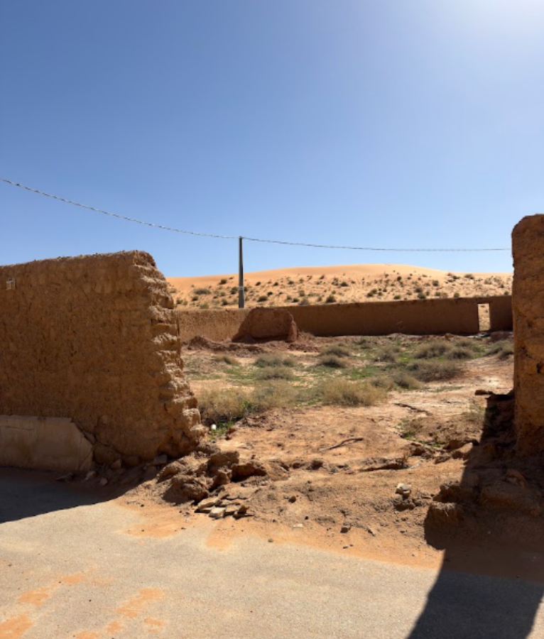 تهدم الأسوار