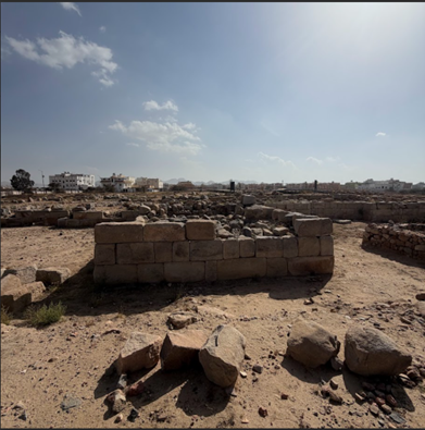 بقايا العناصر المعمارية
