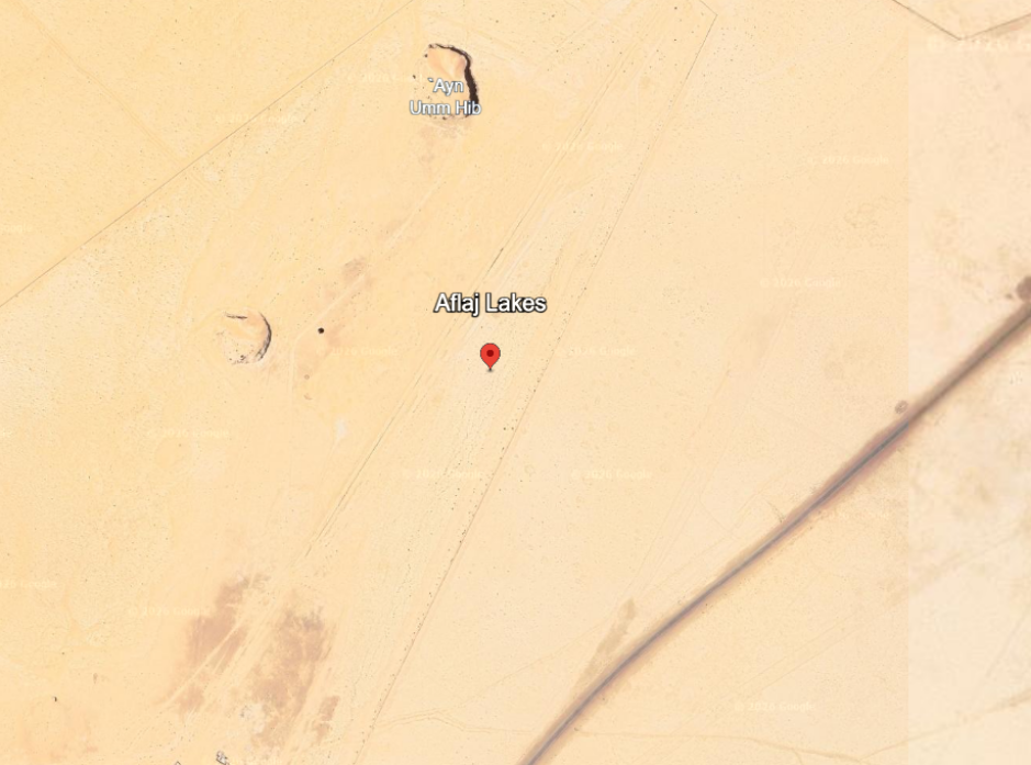 الطرق المعبدة المحيطة بالموقع