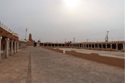 محلات سوق لينة المتراصة جنبًا إلى جنب