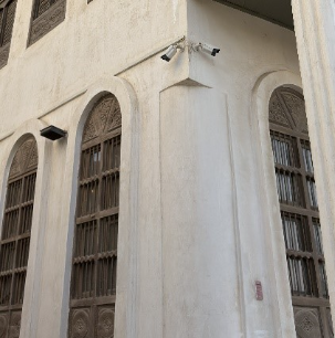 إحدى كاميرات المراقبة بالبيت