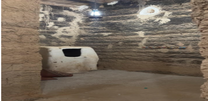 جصة لتخزين التمر في الطابق الأول في مقصرة السويلم