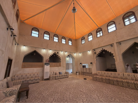 الموقع المركزي للمدرسة