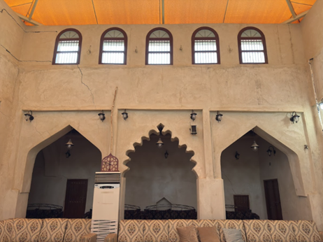 الأقواس الهندسية داخل الموقع