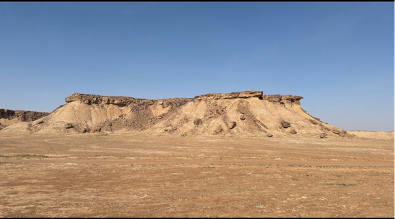 جبال العصودة التي تم اكتشاف نقوش الثمودية في داخلها