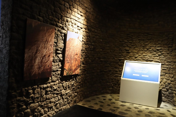 معروضات بمركز زوار حصن فيد الأثري 