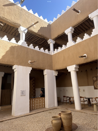 الزخارف المعمارية داخل الموقع