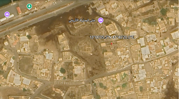 صورة جوية تظهر الطرق المعبدة المحاذية لمبنى الجمارك والمالية