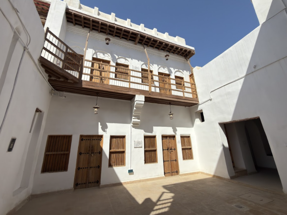 الحالة المعمارية لبيت البيعة