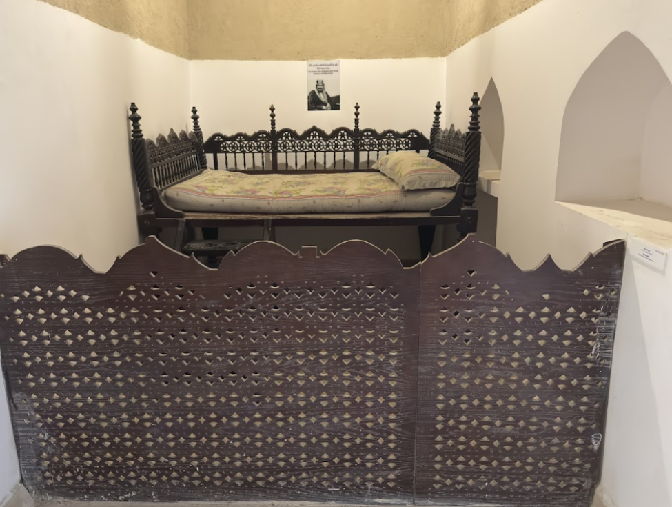 غرف نوم بالبيت (غرفة الملك عبدالعزيز)