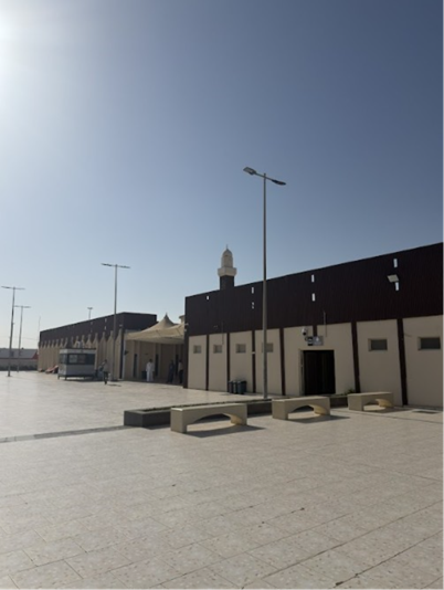 الساحات الخارجية لموقع الجحفة