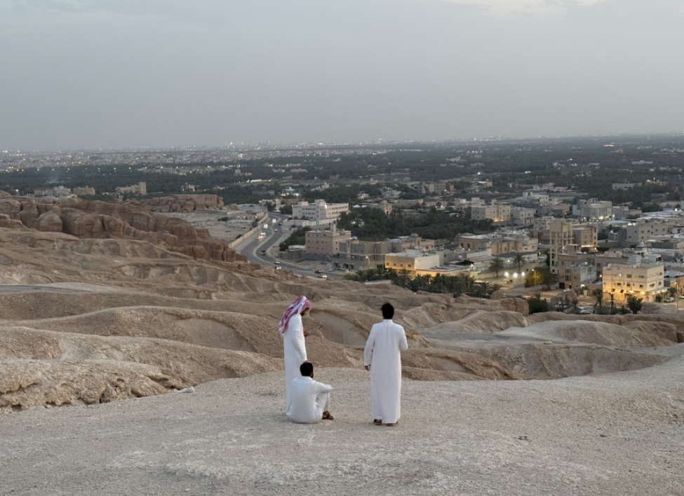 الجبال كمطلات في واحة الأحساء