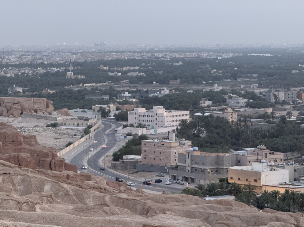 المراكز العمرانية المرتبطة بواحة الأحساء