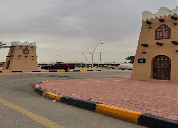 المدخل الرئيسي لسوق النعيرية الشعبي