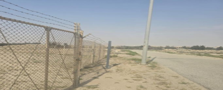 الطرق المعبدة المحيطة بالموقع