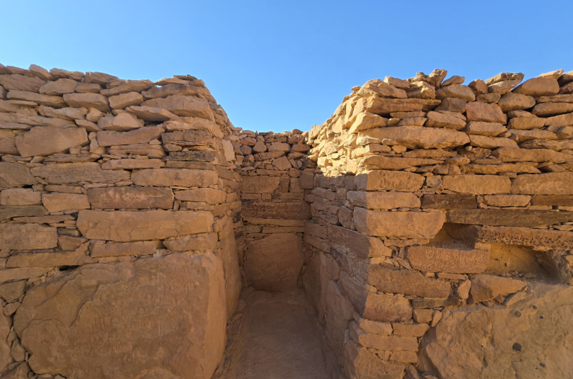 المسجد في مركز شرطة اللقائط التاريخي