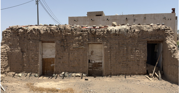 الأبواب الثلاث المؤدية إلى بيت الصلاة