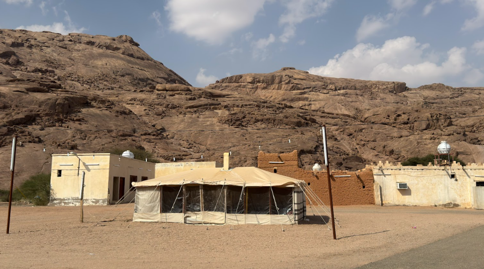 مرفق صحي في محيط الموقع