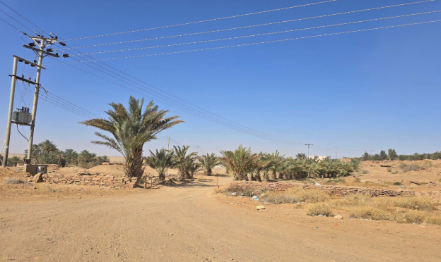 طريق غير معبد المؤدي إلى قصر مويسن
