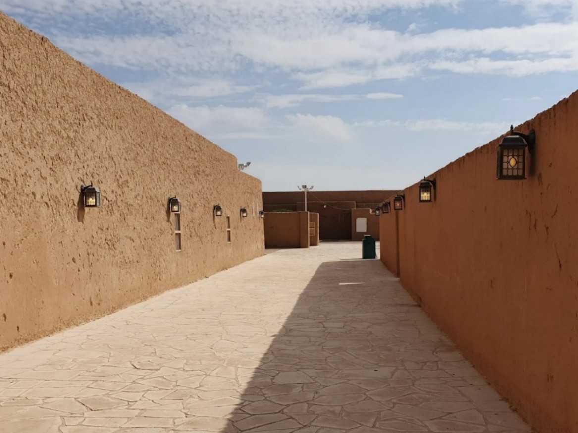الممرات المهيئة للزوار داخل القصر