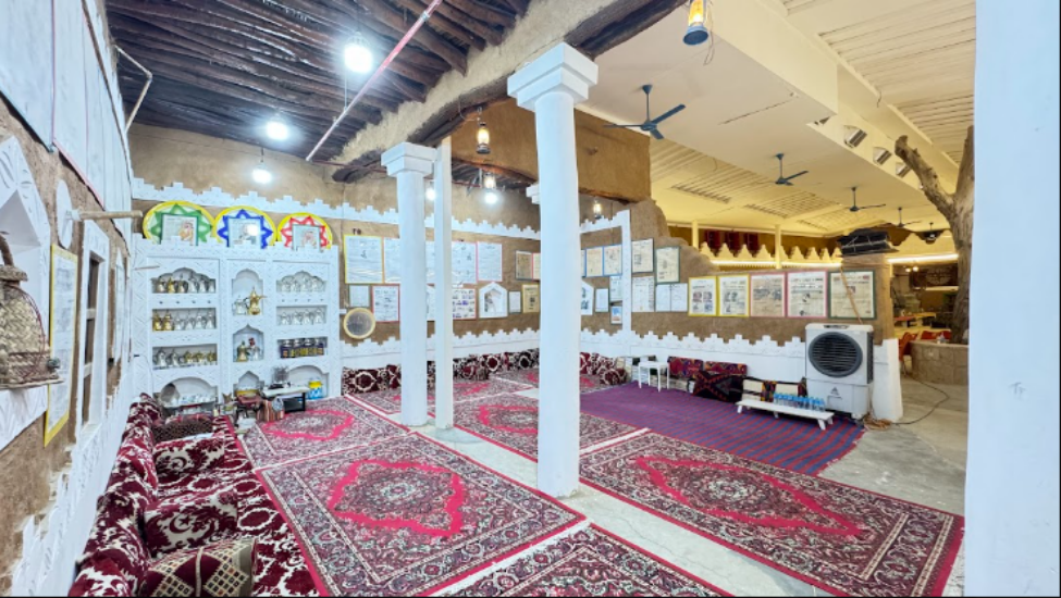 إحدى حجرات الدور العلوي