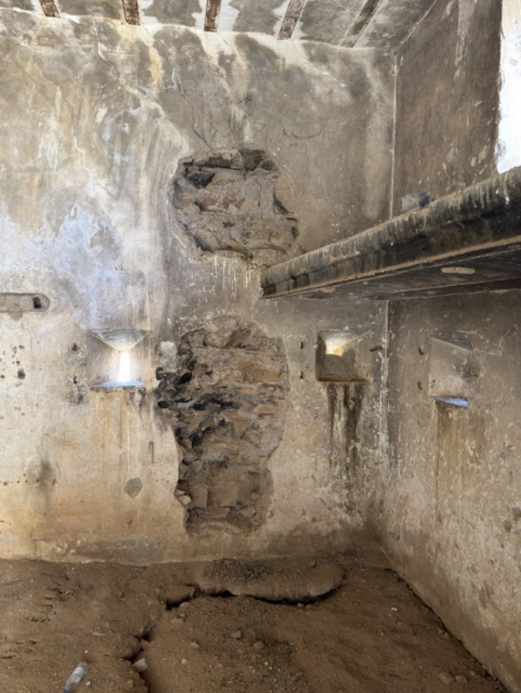 حفر عشوائي وتهدم أجزاء من الجدران