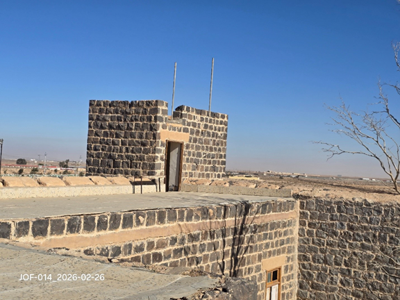 مدخل غرفة برج المراقبة في الموقع