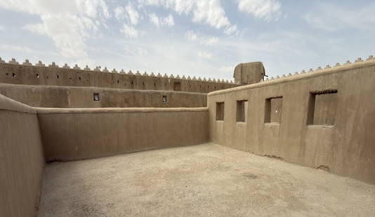 الزخارف المزينة لحواف الجدران