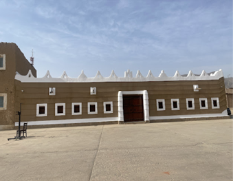 المدرسة من الخارج
