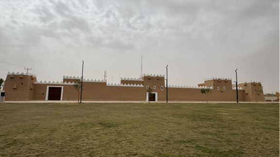 المنطقة المحيطة بالقصر.
