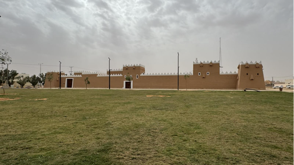 المنطقة المحيطة بالقصر.