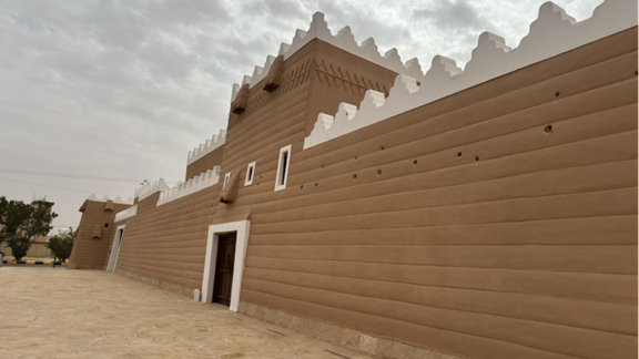 أبراج القصر وجدرانه بعد الترميم.