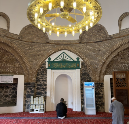الأقواس الجدارية المشيدة بالطوب الأحمر