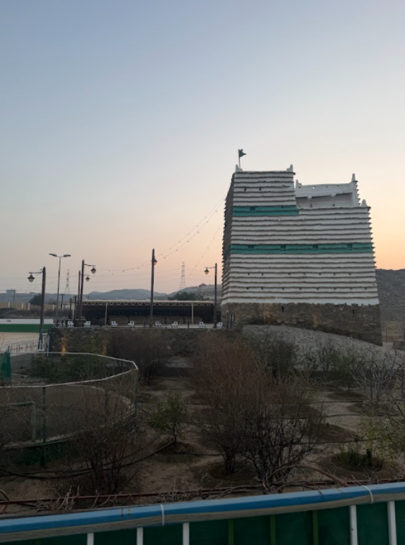 بئر العبشانية الذي يحد قصر مالك من الجهة الشمالية
