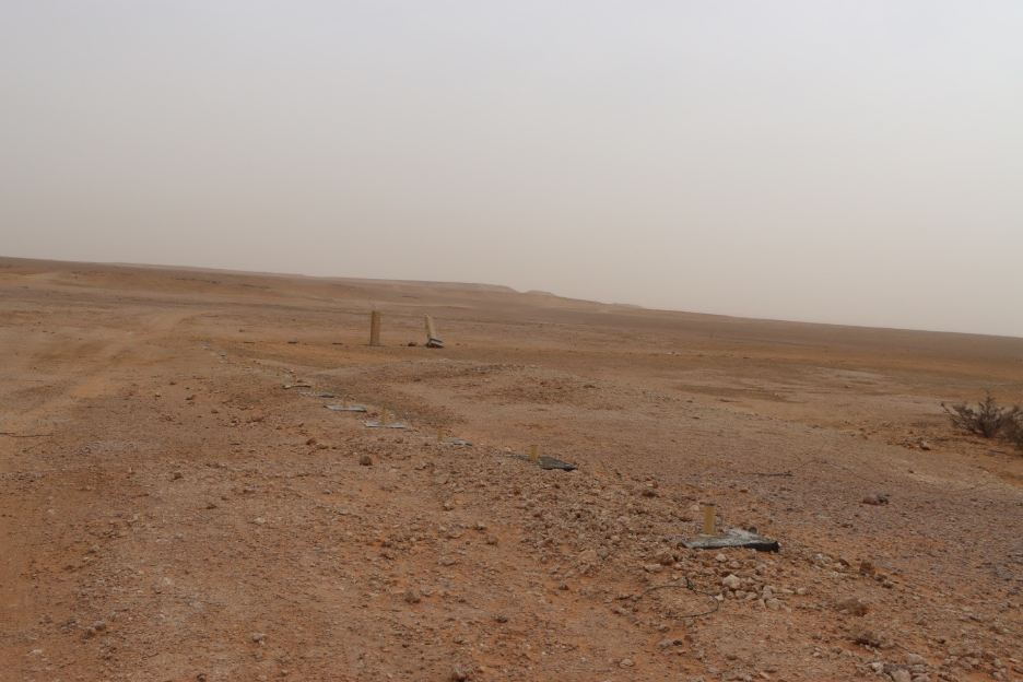 بقايا السياج الذي كان يحيط بالبركة