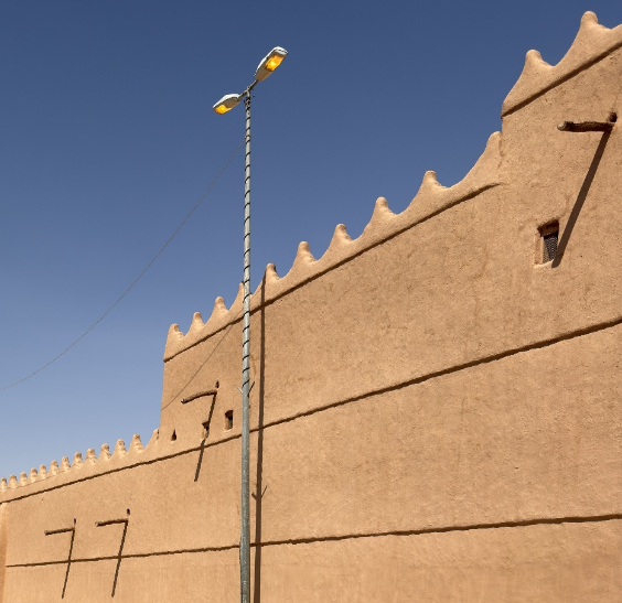 المزاريب الخشبية التقليدية لتصريف المياه