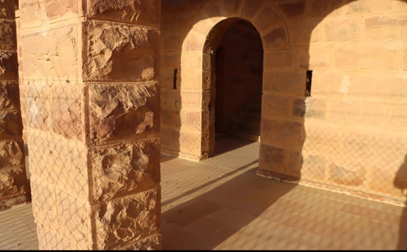 البوابة الرئيسية لمحطة المصطبغة