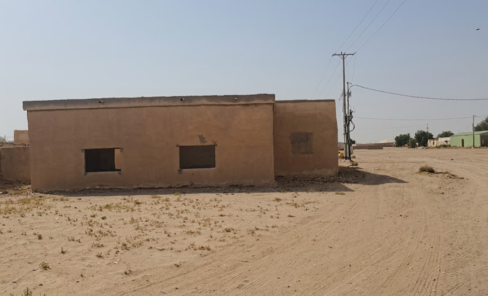 بساطة البناء الملائم لنمط الاستقرار الزراعي والريفي