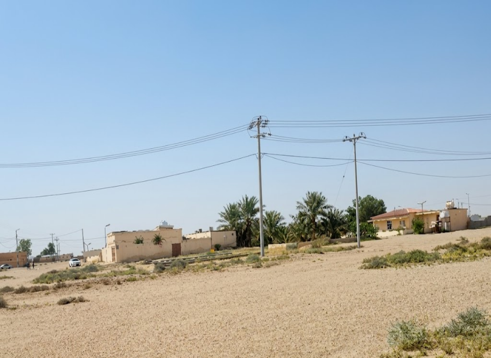 البيوت المتجاورة