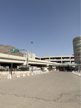 الحواجز الخرسانية والمعدنية