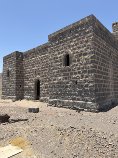 إحدى واجهات القلعة