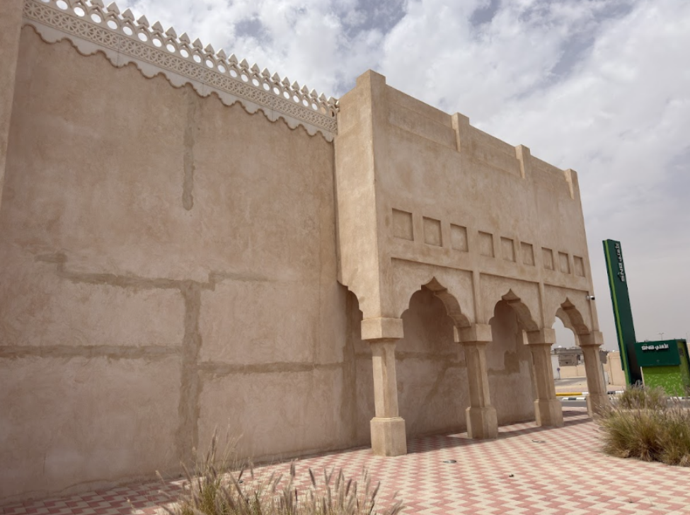 إحدى واجهات السور