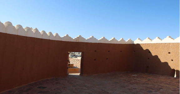 أحد الجدران الخارجية في قلعة أعيرف