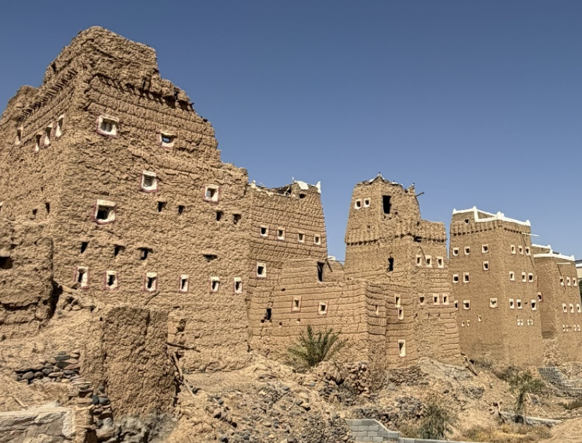 النمط المعماري المتجانس لأبنية القرية