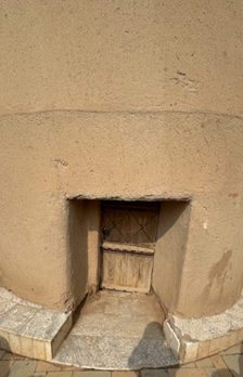 باب الطابق الأول