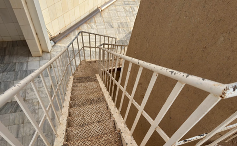 درج المئذنة الحديدي