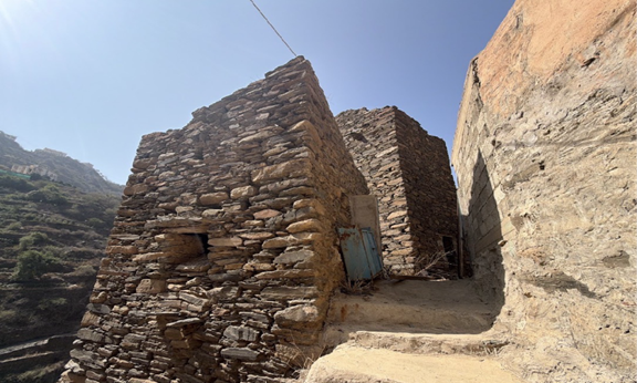 مباني القرية
