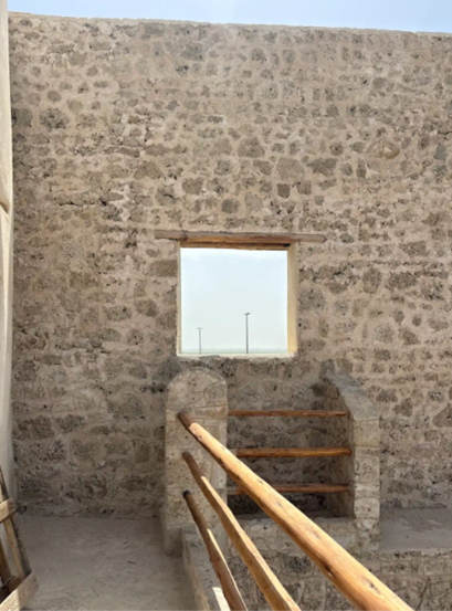 ترميم الجدارن داخل القصر