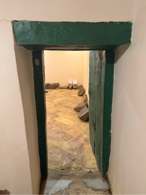 القطع الأثرية والوثائق